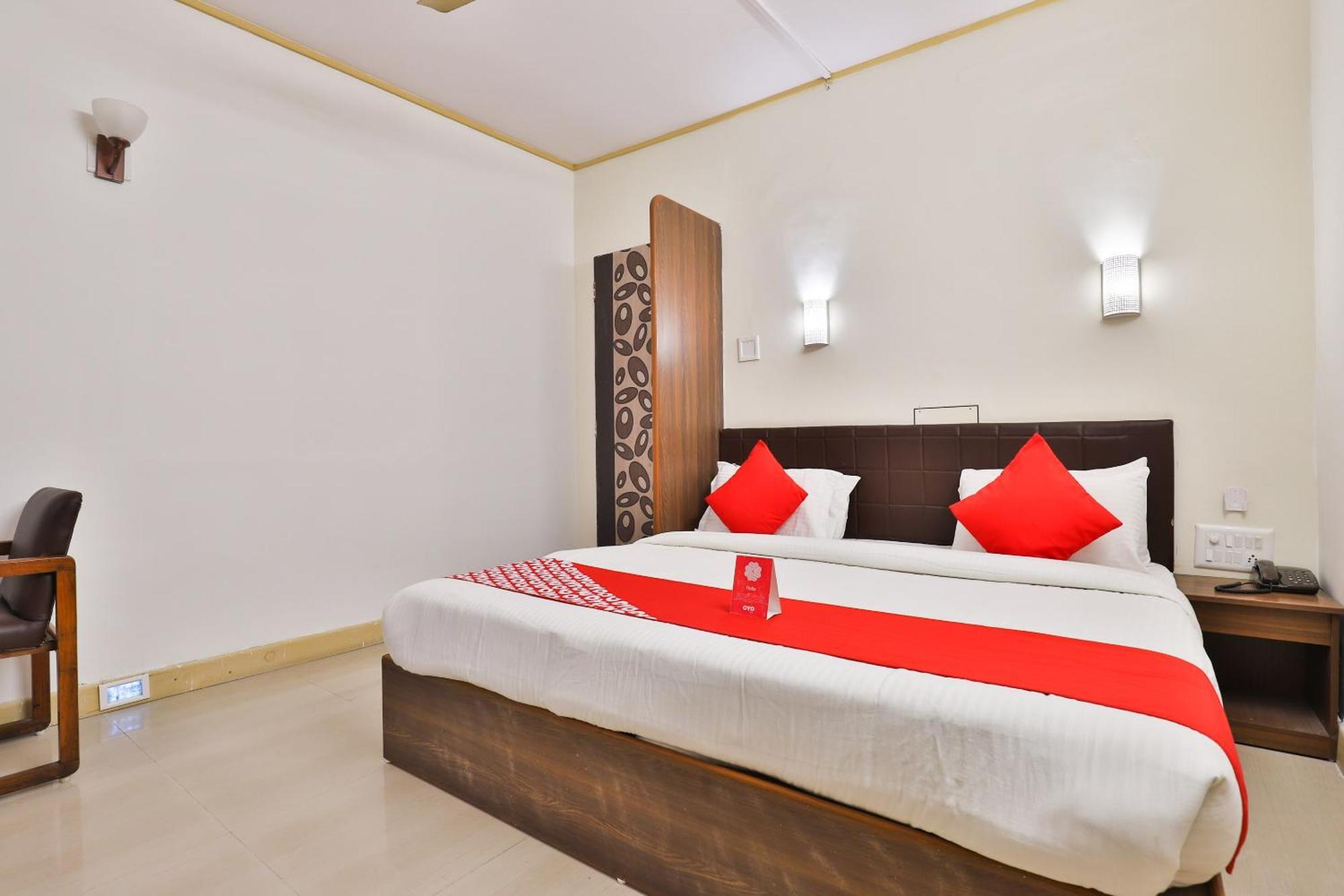 Hotel O Utsav Vadodara Kültér fotó